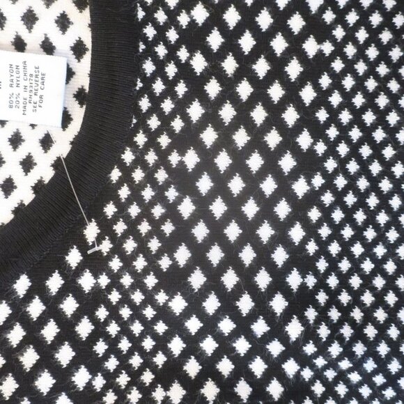 Carmen Marc Valvo Womens knit black and white pullover top (size M, runs small). - Picture 2 of 15